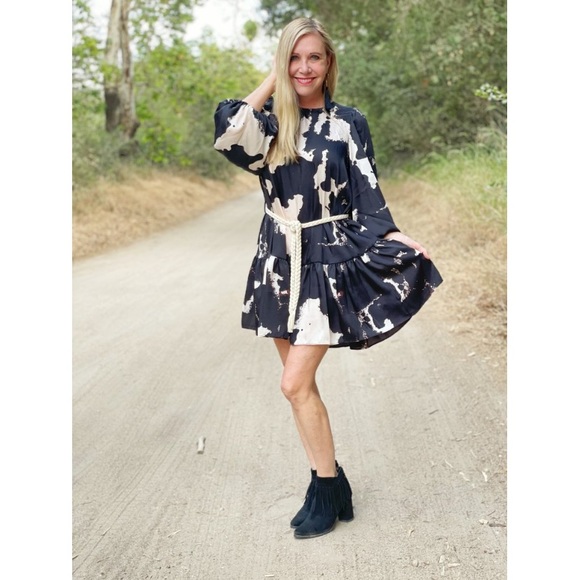 Long Sleeve Rope Belt Tiered Dress - Picture 7 of 9